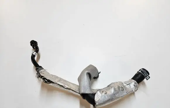 Coolant pipe/hose