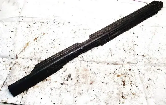 Volkswagen PASSAT B4 Front sill trim cover 3a0853370