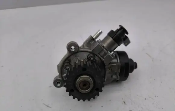 Audi A5 Fuel injection high pressure pump 0445010538 04L130755E