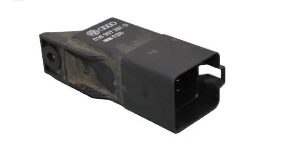 Volkswagen PASSAT B6 Glow plug pre-heat relay 038907281D