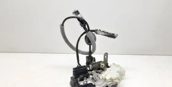 Volvo V40 Front door lock 31301426