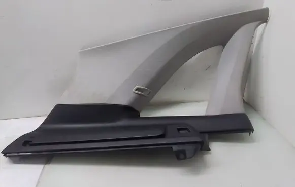 Mercedes-Benz B W245 (D)pillar trim (top) 