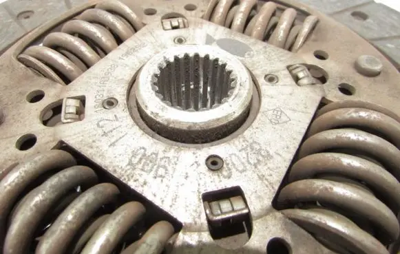 Opel Vivaro Clutch pressure plate 8200900112