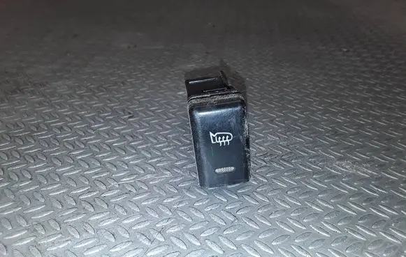 Isuzu Trooper Mirror heating switch 