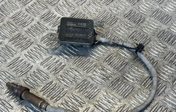 Peugeot 5008 Lambda probe sensor SNS0735A 9821121180 A3C0402380001