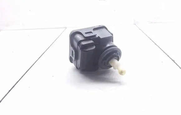 Audi A6 S6 C5 4B Headlight level adjustment motor 8L0941295