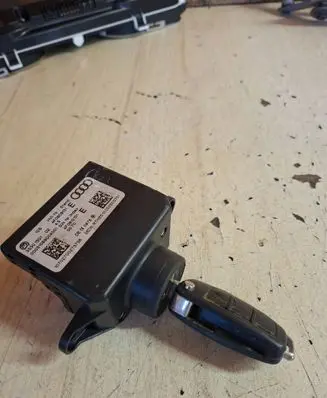 Audi A6 S6 C6 4F Ignition lock 4F0909131 4F0910131 33301301