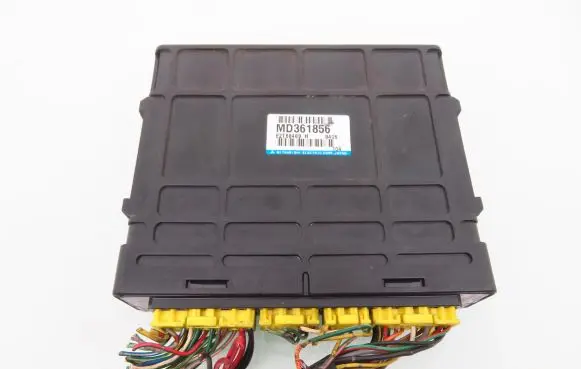 Mitsubishi Carisma Engine control unit/module MD361856