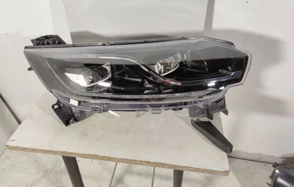 Renault Espace V (RFC) Headlight/headlamp 046647 90079234