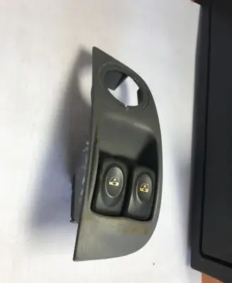 Renault Megane I Electric window control switch 7700429069
