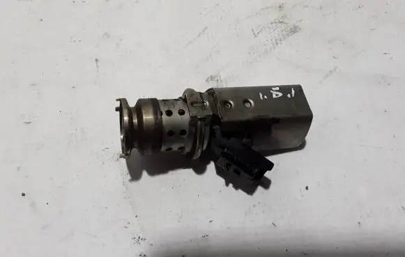 Peugeot 5008 AdBlue injector 9813930180