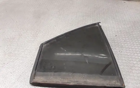 Hyundai Sonata Rear vent window glass 