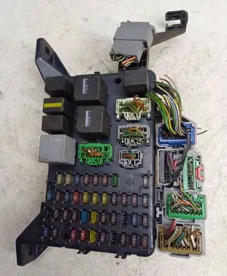 Ford Mondeo Mk III Fuse module 4S7T14A073AA 0730395