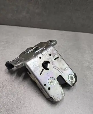 Volkswagen PASSAT B8 Loading door lock 3G0827503