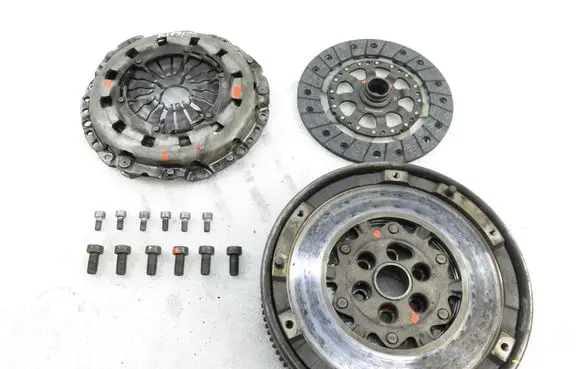 BMW 3 E90 E91 Dual mass flywheel 30009519011858 323064210 123046610