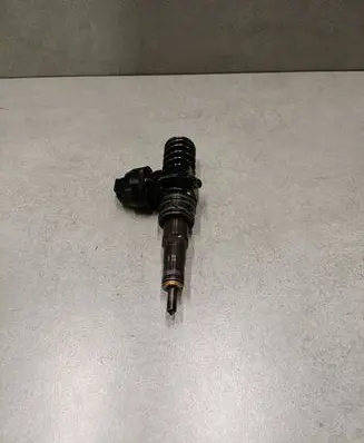 Audi A4 S4 B7 8E 8H Fuel injector 038130079QX