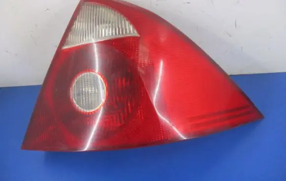 Ford Mondeo Mk III Rear/tail lights 1S71-13404-A
