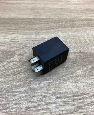 Audi A4 S4 B5 8D Other relay 443951253B 898245