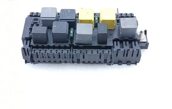 Mercedes-Benz GLE (W166 - C292) Fuse module a1669068201