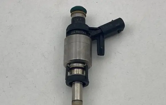 Audi A3 S3 8V Fuel injector 06G906036B 06L906A02