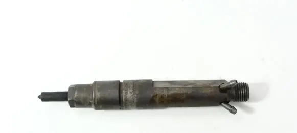 Audi A4 S4 B5 8D Fuel injector 028130201T