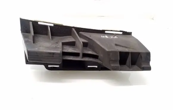 Mercedes-Benz E W212 Front bumper mounting bracket A2128852365