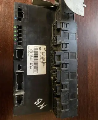 Mercedes-Benz E W211 Fuse module 2115455301 5DK008047
