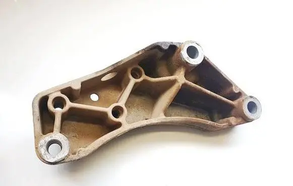 Volkswagen PASSAT B6 Engine mounting bracket 1K0199117