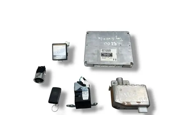 Toyota Corolla Verso AR10 Engine ECU kit and lock set 896610F101 897410F010
