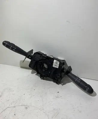 Dacia Sandero Wiper control stalk 8200792584 901057666