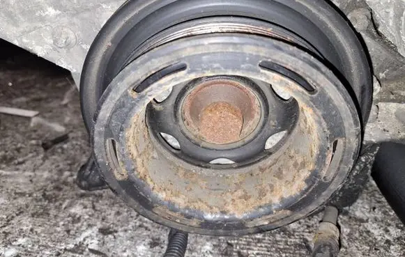 Mercedes-Benz C AMG W204 Crankshaft pulley