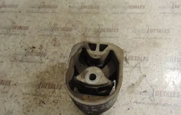 Mercedes-Benz A W169 Engine mount bracket A1692401417