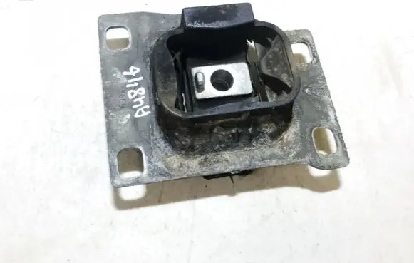 Ford Focus Engine mount bracket 98ab7m121ch 98ab-7m121-ch