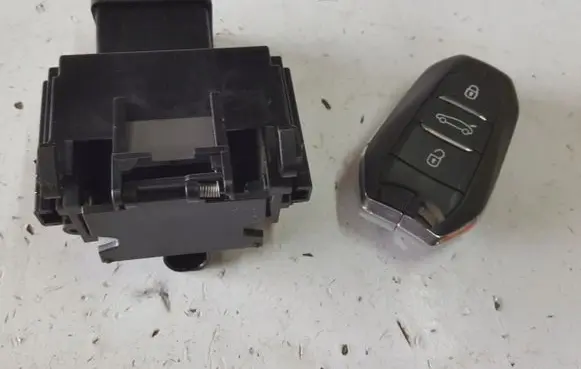 Citroen DS5 Ignition lock 9676483577