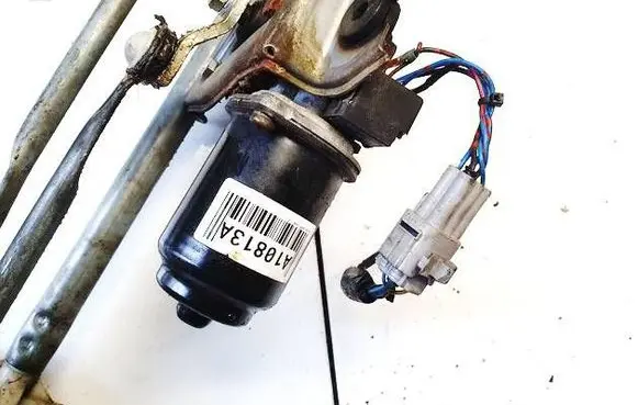 Suzuki Swift I Wiper motor 587603100
