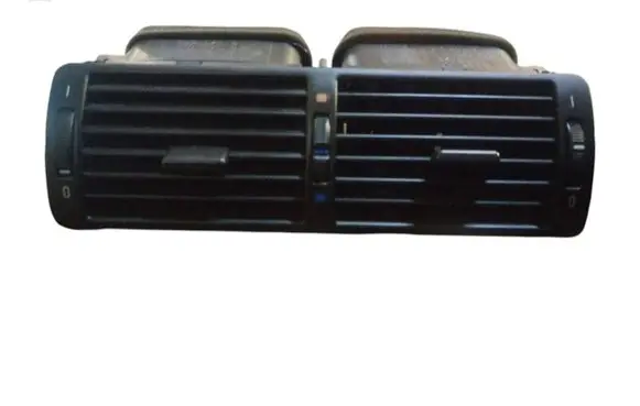 BMW 5 E39 Dash center air vent grill 8391179 335601 8364007
