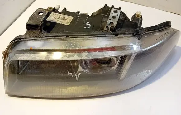 Audi A4 S4 B5 8D Headlight/headlamp 89300379