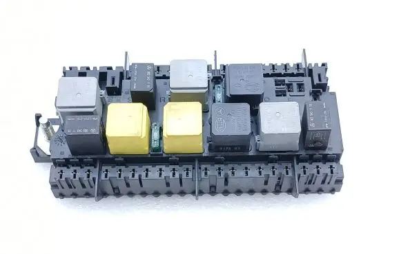 Mercedes-Benz GLE (W166 - C292) Fuse module a1669068201