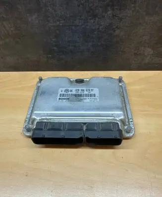 Audi A4 S4 B5 8D Engine control unit/module 038906019FF 28SA5372 0281010662
