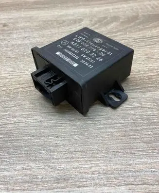 Mercedes-Benz E W211 Light module LCM A2118203226 5DF008278