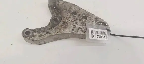 Volkswagen Polo IV 9N3 Engine mounting bracket 6Q0199185AB