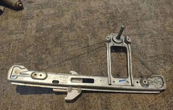 Ford Focus Rear door manual window regulator XS41A27001
