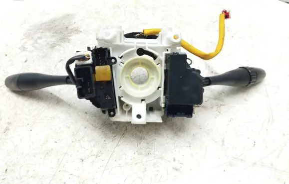 Mitsubishi Carisma Wiper turn signal indicator stalk/switch