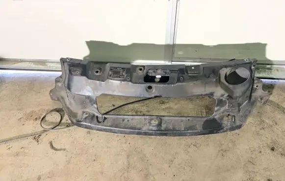 Iveco Daily 6th gen Radiator support slam panel bracket
