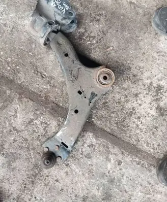 Front lower control arm/wishbone