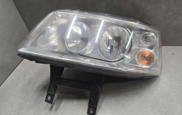 Volkswagen Transporter - Caravelle T5 Headlight/headlamp 7H1941016L