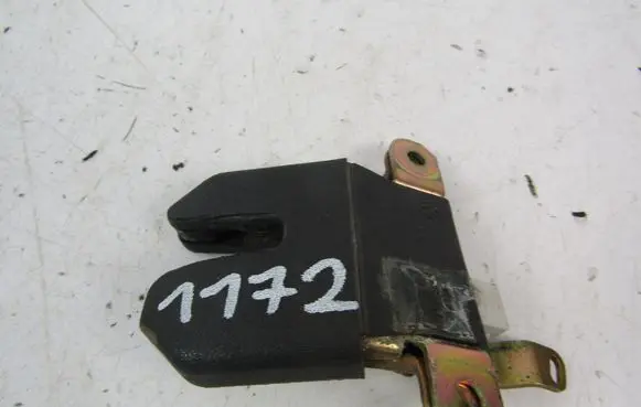Volkswagen PASSAT B5 Tailgate/trunk/boot lock/catch/latch 