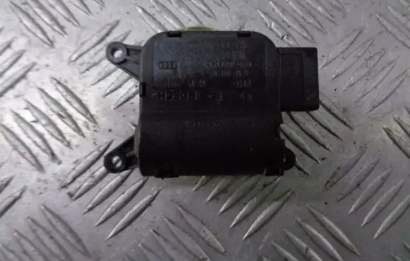 Audi A4 S4 B6 8E 8H A/C air flow flap actuator/motor 8E1820511C