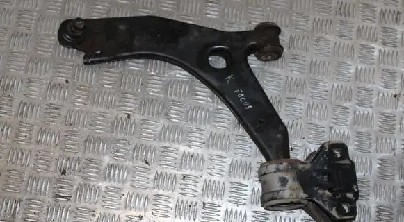 Ford Focus Front lower control arm/wishbone BV613A262AAA