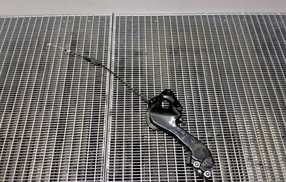 Honda Odyssey Sliding door lower roller guide/hinge 